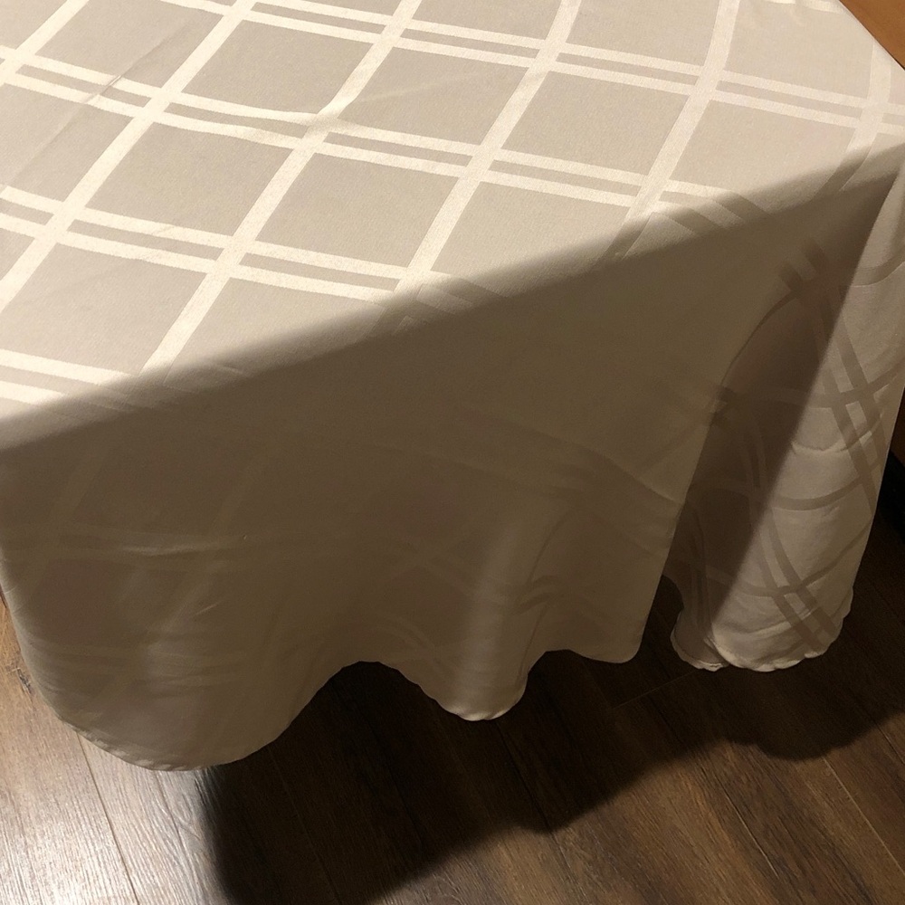 Homemade Oval Elegant Cream Plaid Tablecloth